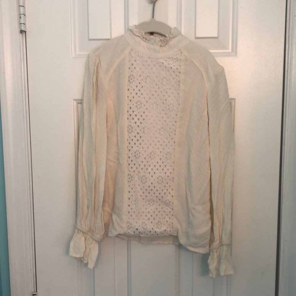 Girls lace blouse with ruffle cuffs